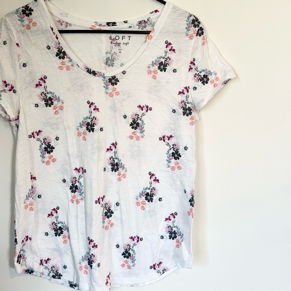 LOFT Vintage Soft White Tee with Pink and Purple Floral Design - Size: Medium - Picture 7 of 7